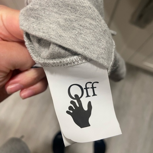 Off-White Gray Jumbo Arrow Double Sleeve Tee - Picture 7 of 8